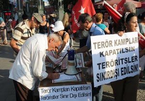 Antalya da Suriye için imza toplanıyor