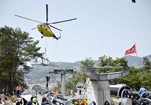 Alanya Teleferik in son direklerini helikopter taşıdı