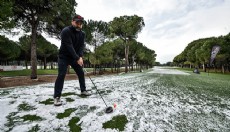 Antalya'da 80 bin euro ödüllü golf turnuvasına kar engeli