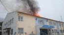 Okulun çatısında yangın çıktı; öğrenciler tahliye edildi