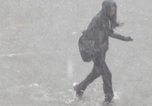 Antalya da  aşırı yağış  alarmı