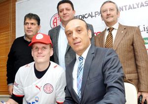 Antalyaspor Çek Janda ile 3.5 yıllığına anlaştı