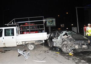 Otomobil park halindeki kamyonete çarptı:1 ölü,1 yaralı