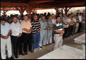 IŞİD sempatizani diye öldürülenler için giyabi cenaze namazı