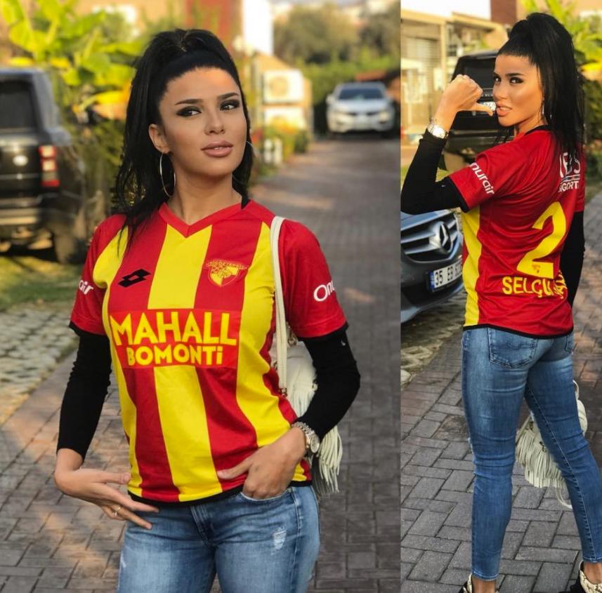 Türk futbolcunun eşi çıktı - 1