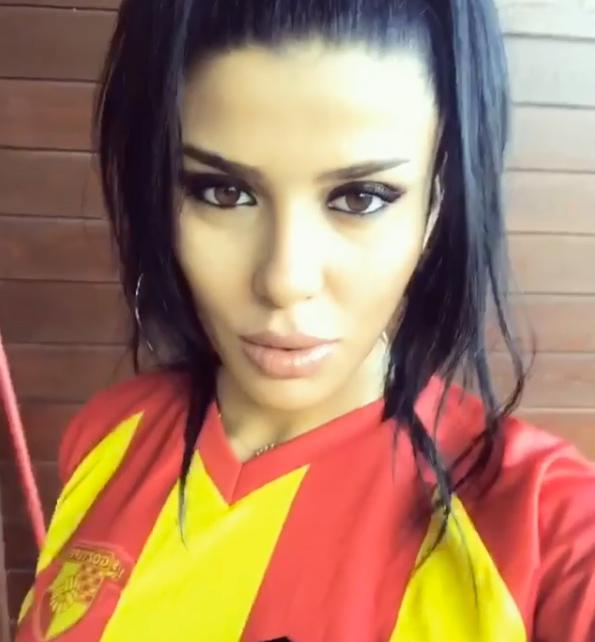 Türk futbolcunun eşi çıktı - 8