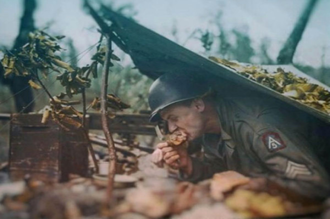 İLGİNÇ VE ETKİLEYİCİ TARİHİ FOTOĞRAFLAR - 9