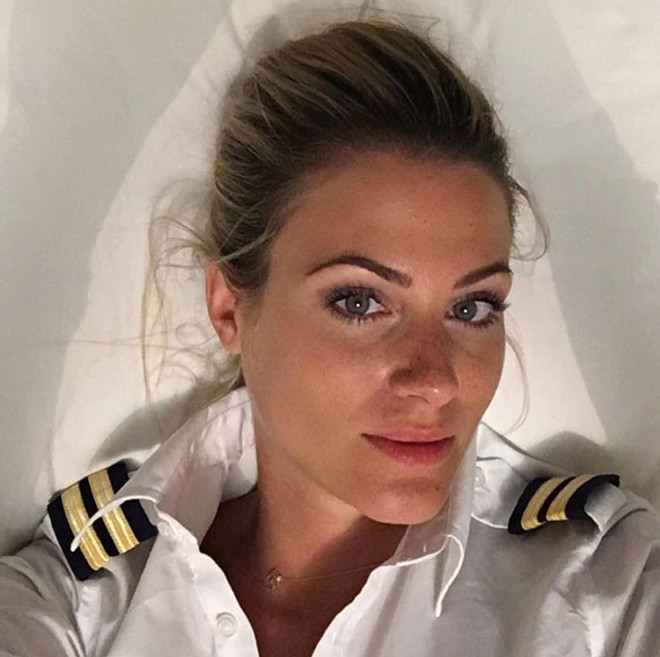 İsveçli kadın pilot Instagram'ı sallıyor! - 12