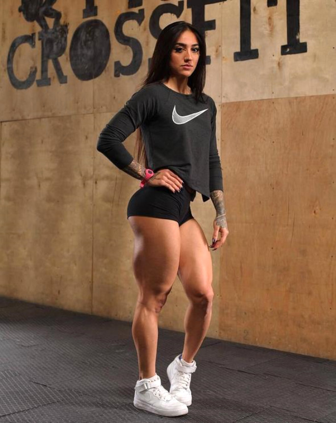 Azeri fitness modeli kasları ve bakışlarıyla Instagram'ı sallıyor - 1