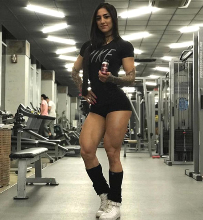 Azeri fitness modeli kasları ve bakışlarıyla Instagram'ı sallıyor - 8