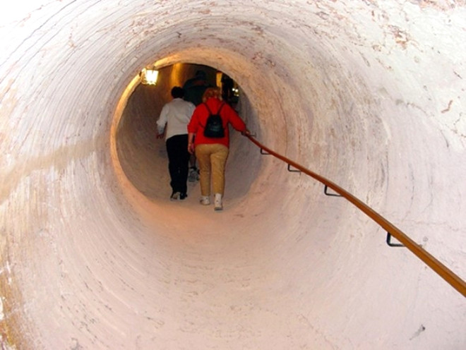 Bu deliklerin içinde koskoca bir şehir yaşıyor! - 7