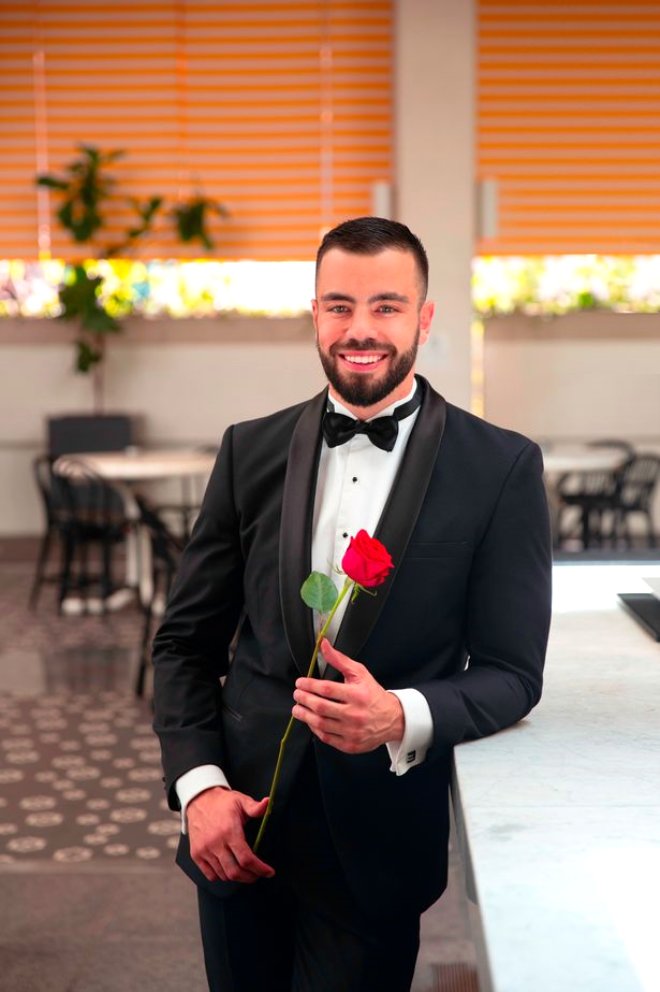 Genç iş adamı, ayda 201 bin TL maaşla çalışacak asistan arıyor - 1