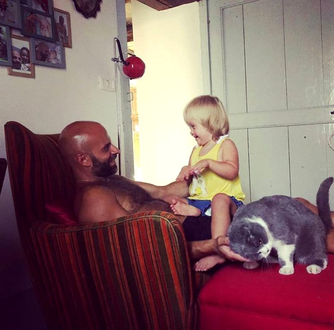 20 aile reddetti, o evlat edindi! - 5