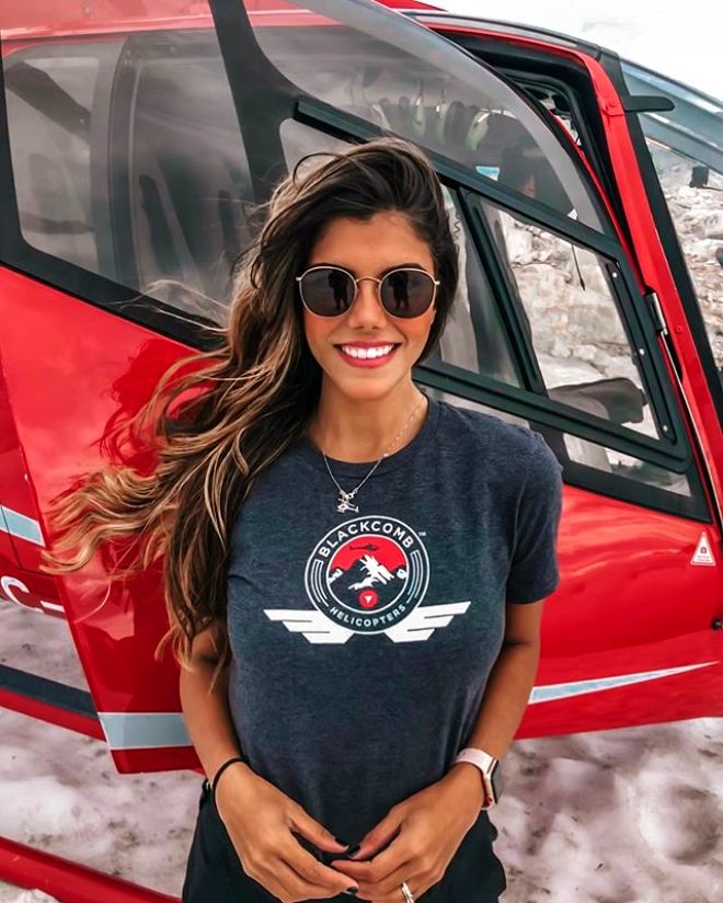 Pozlarıyla Instagram'ı sallıyor, mesleğini duyan gıptayla bakıyor! - 22