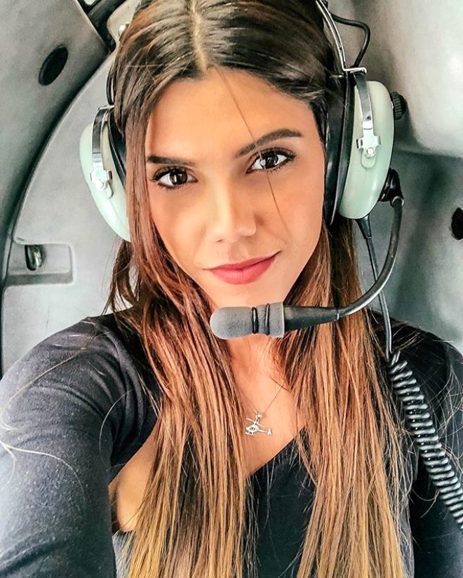 Pozlarıyla Instagram'ı sallıyor, mesleğini duyan gıptayla bakıyor! - 2