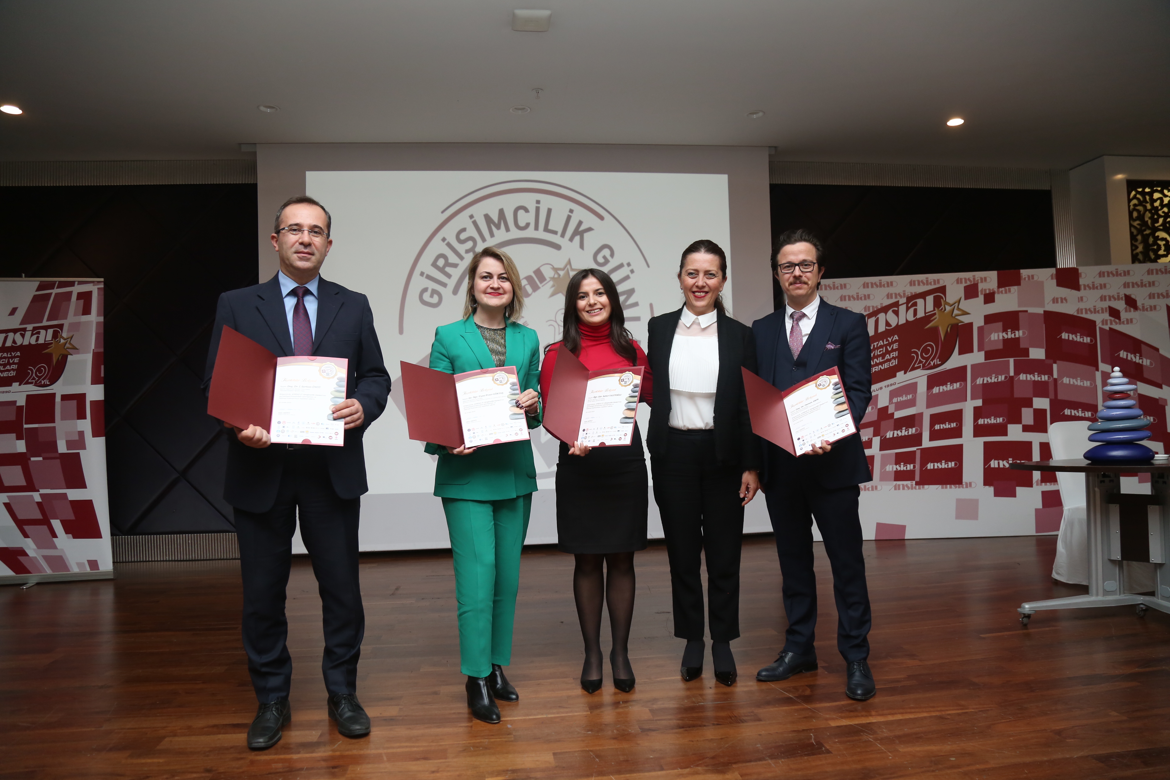 ANSİAD 17.Girişimcilik Günleri'nde ödüller sahiplerini buldu - 17