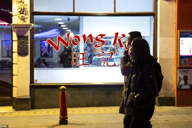 İngiliz gençler ölümcül virüse meydan okudu! - 12
