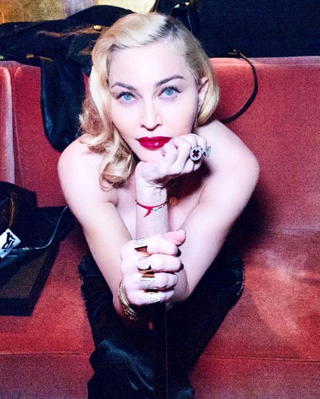 Madonna kalçalarını paylaştı! Sosyal medyada yer yerinden oynadı - 7