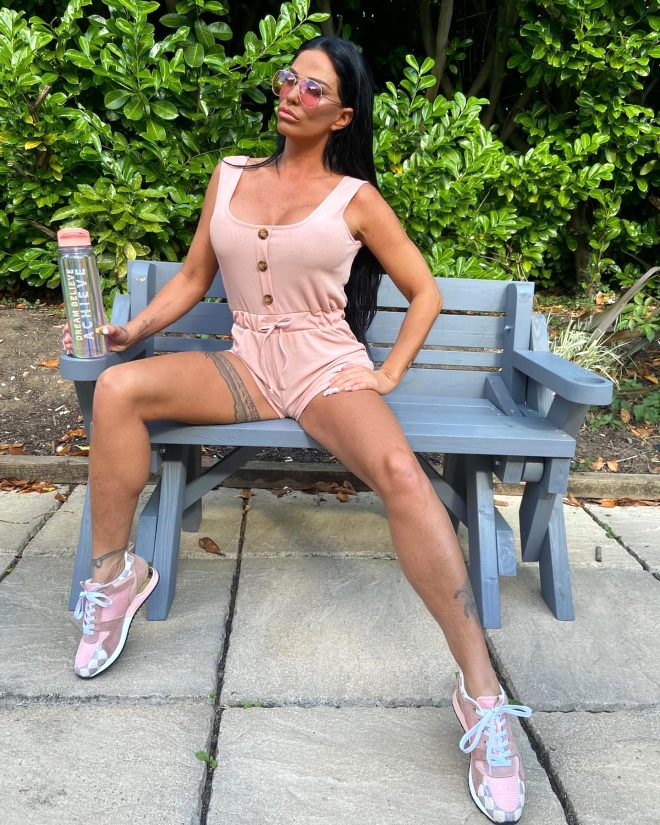 Katie Price, cinsel içerikli görüntülerini satmaya hazırlanıyor - 4