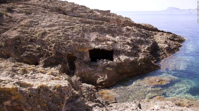 İtalya'nın yasaklı cinsel ilişki adası, karanlık tarihi ile ürkütüyor - 13