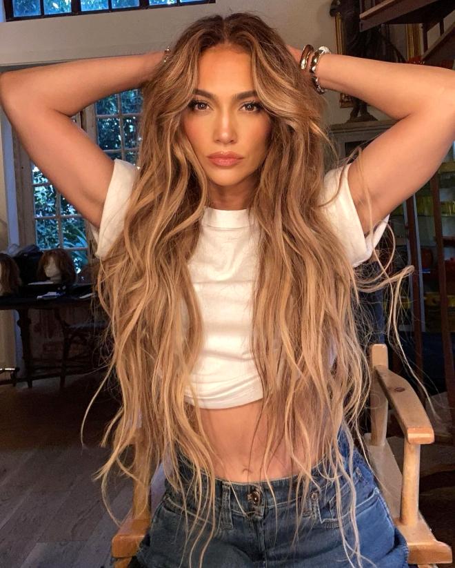 Yıldız şarkıcı Jennifer Lopez çırılçıplak poz verdi! - 8