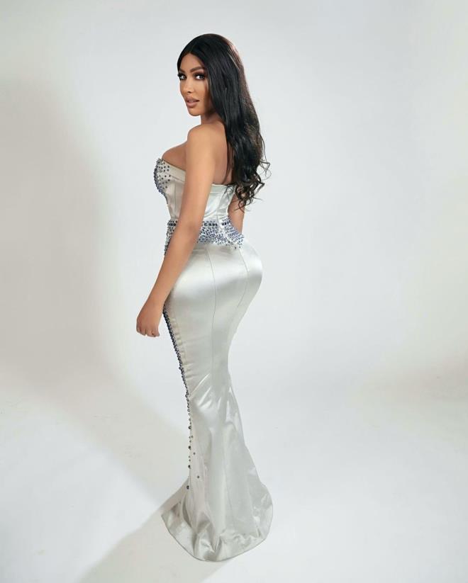 Kim Kardashian'a benzemek için 17 milyon lira harcadı! - 13