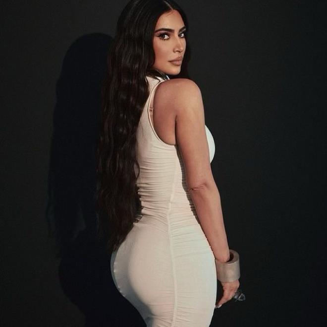 Kim Kardashian'a benzemek için 17 milyon lira harcadı! - 18
