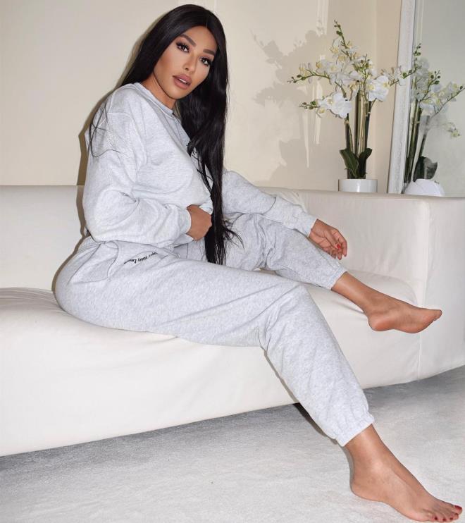 Kim Kardashian'a benzemek için 17 milyon lira harcadı! - 7