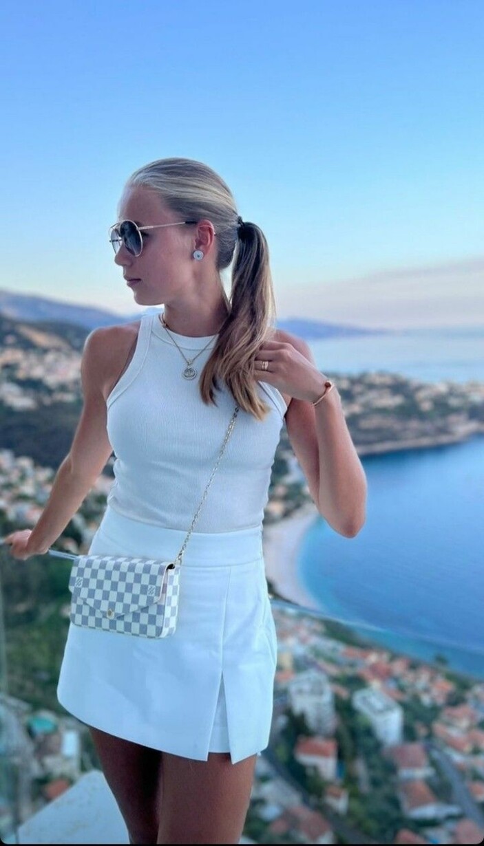 Arina Fedorovtseva güzelliğiyle büyülüyor - 1