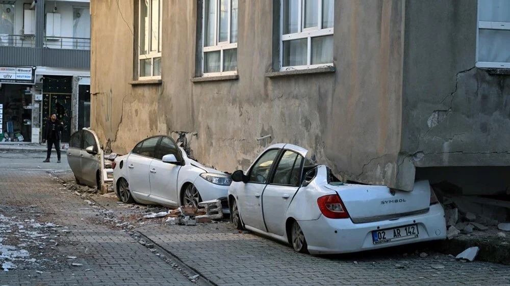 Asrın yıkımı: 105 saniye boyunca yer yerinden oynadı - 34