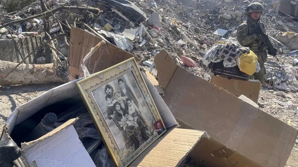 Asrın yıkımı: 105 saniye boyunca yer yerinden oynadı - 18