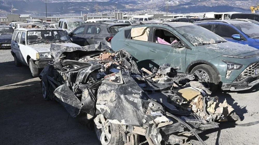 Asrın yıkımı: 105 saniye boyunca yer yerinden oynadı - 27