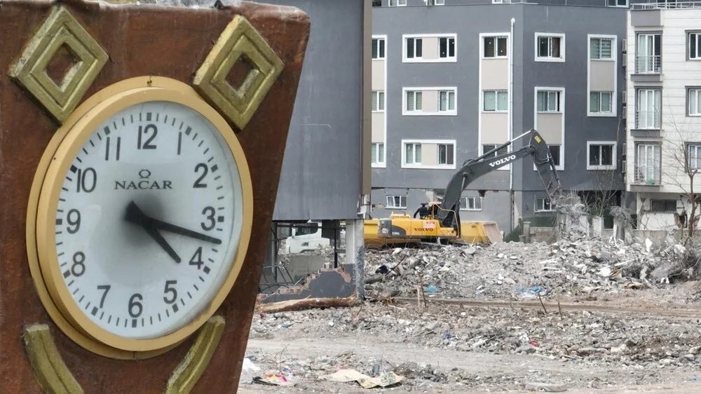 Asrın yıkımı: 105 saniye boyunca yer yerinden oynadı - 39
