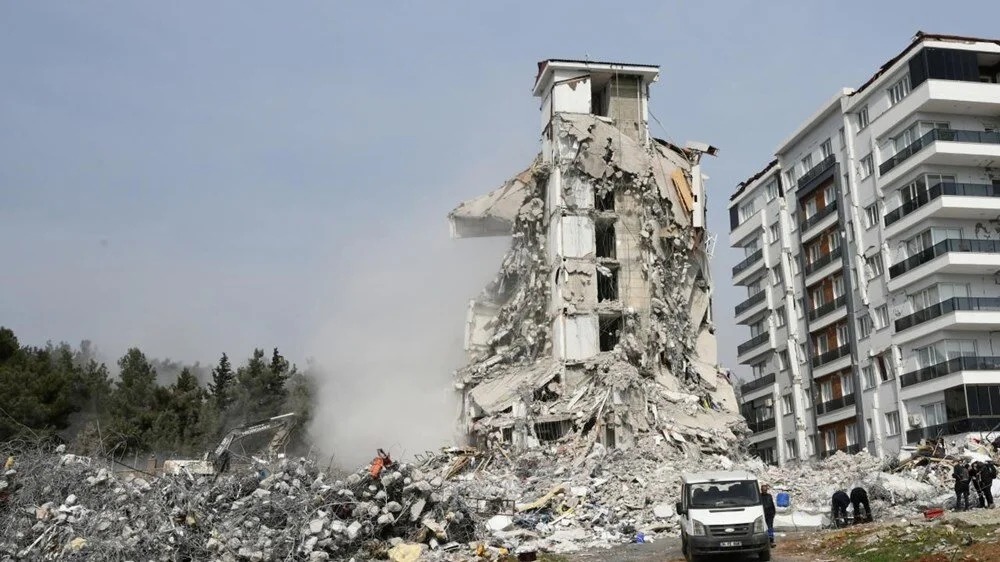 Asrın yıkımı: 105 saniye boyunca yer yerinden oynadı - 16