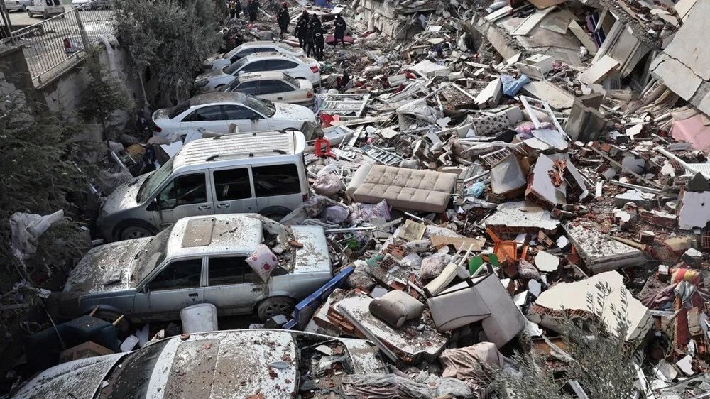 Asrın yıkımı: 105 saniye boyunca yer yerinden oynadı - 36
