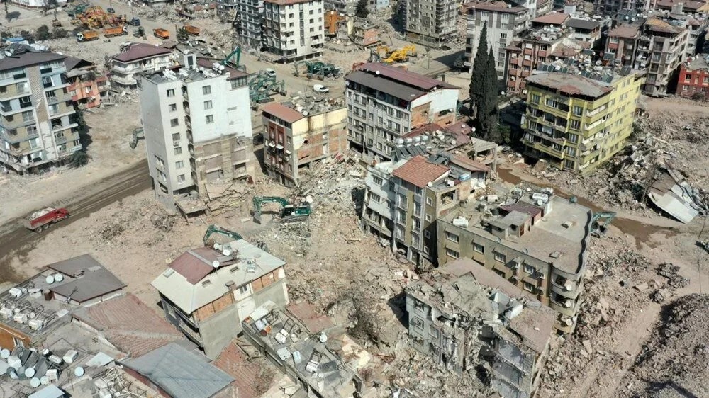 Asrın yıkımı: 105 saniye boyunca yer yerinden oynadı - 28