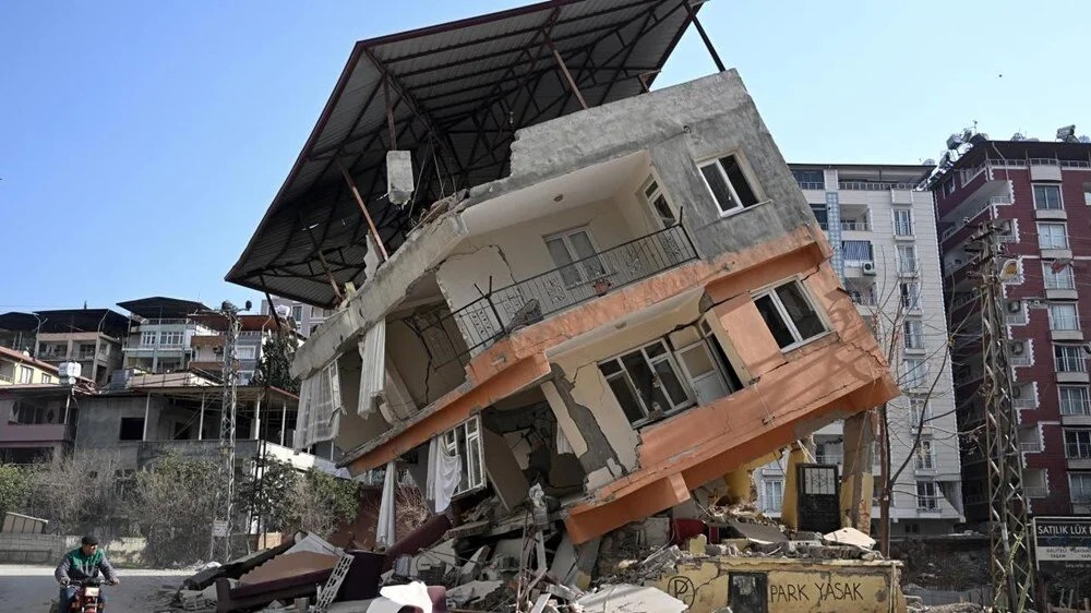 Asrın yıkımı: 105 saniye boyunca yer yerinden oynadı - 26