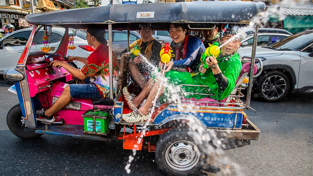 Songkran: Dünyanın en büyük su savaşı - 1
