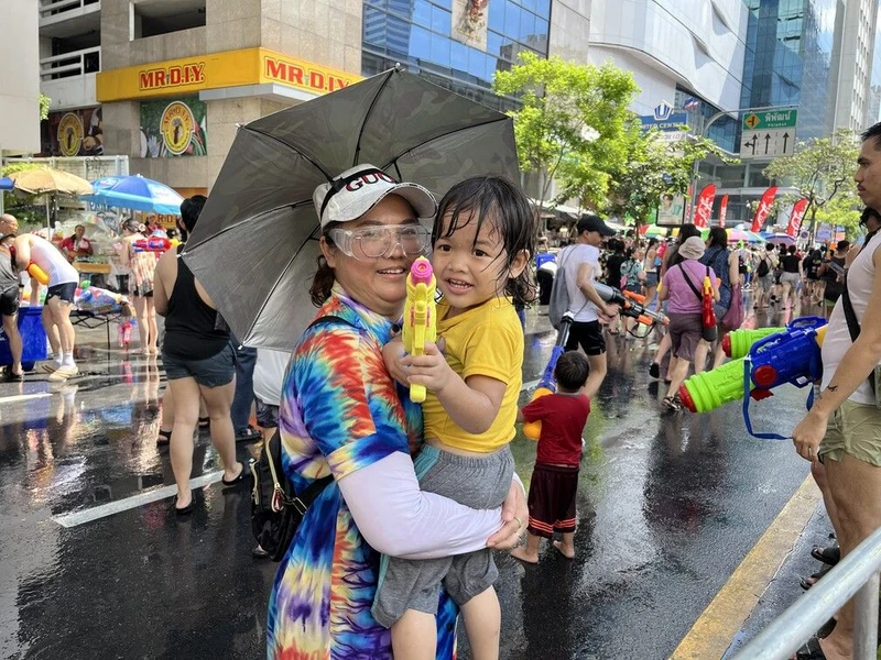Songkran: Dünyanın en büyük su savaşı - 10