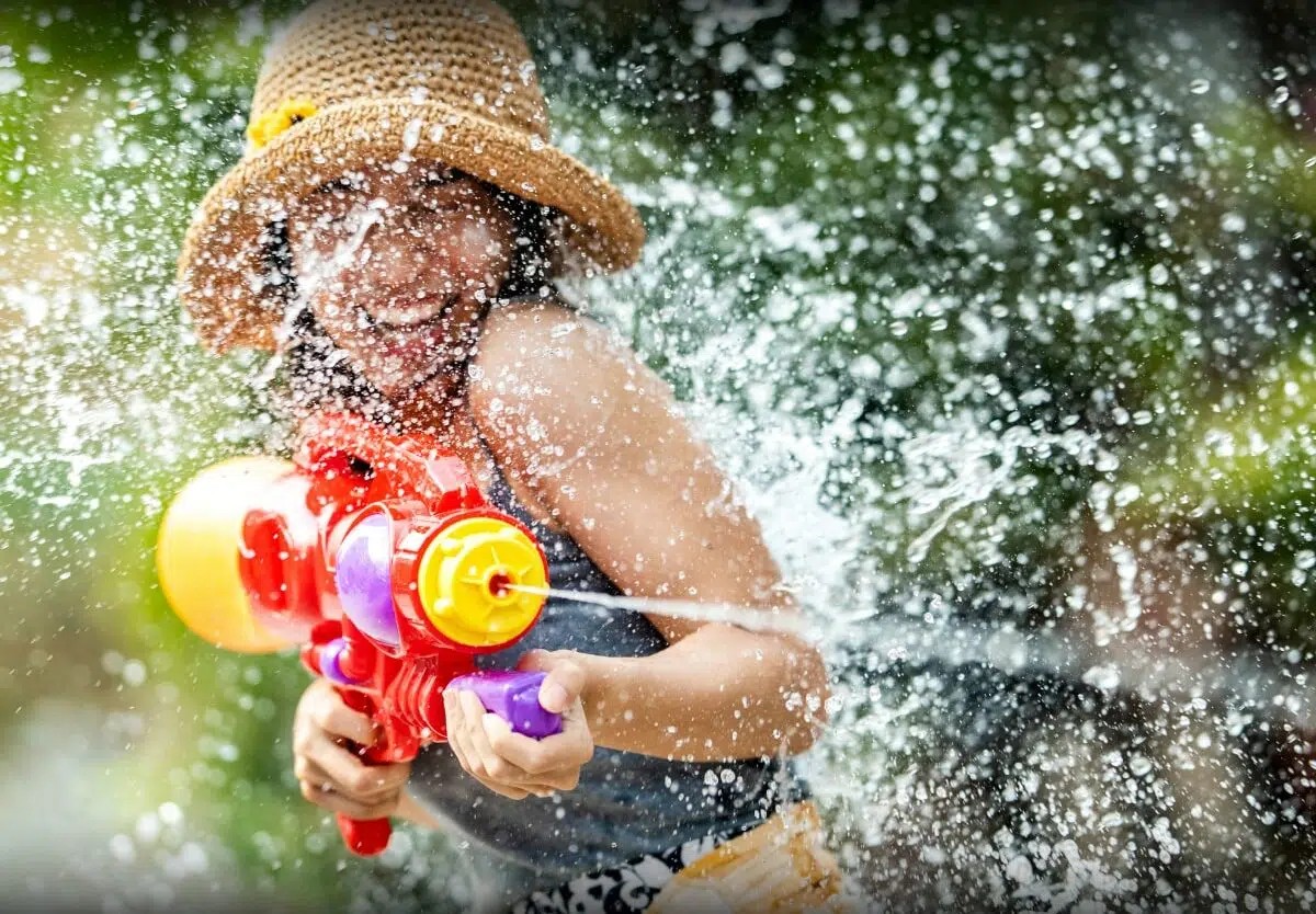Songkran: Dünyanın en büyük su savaşı - 13