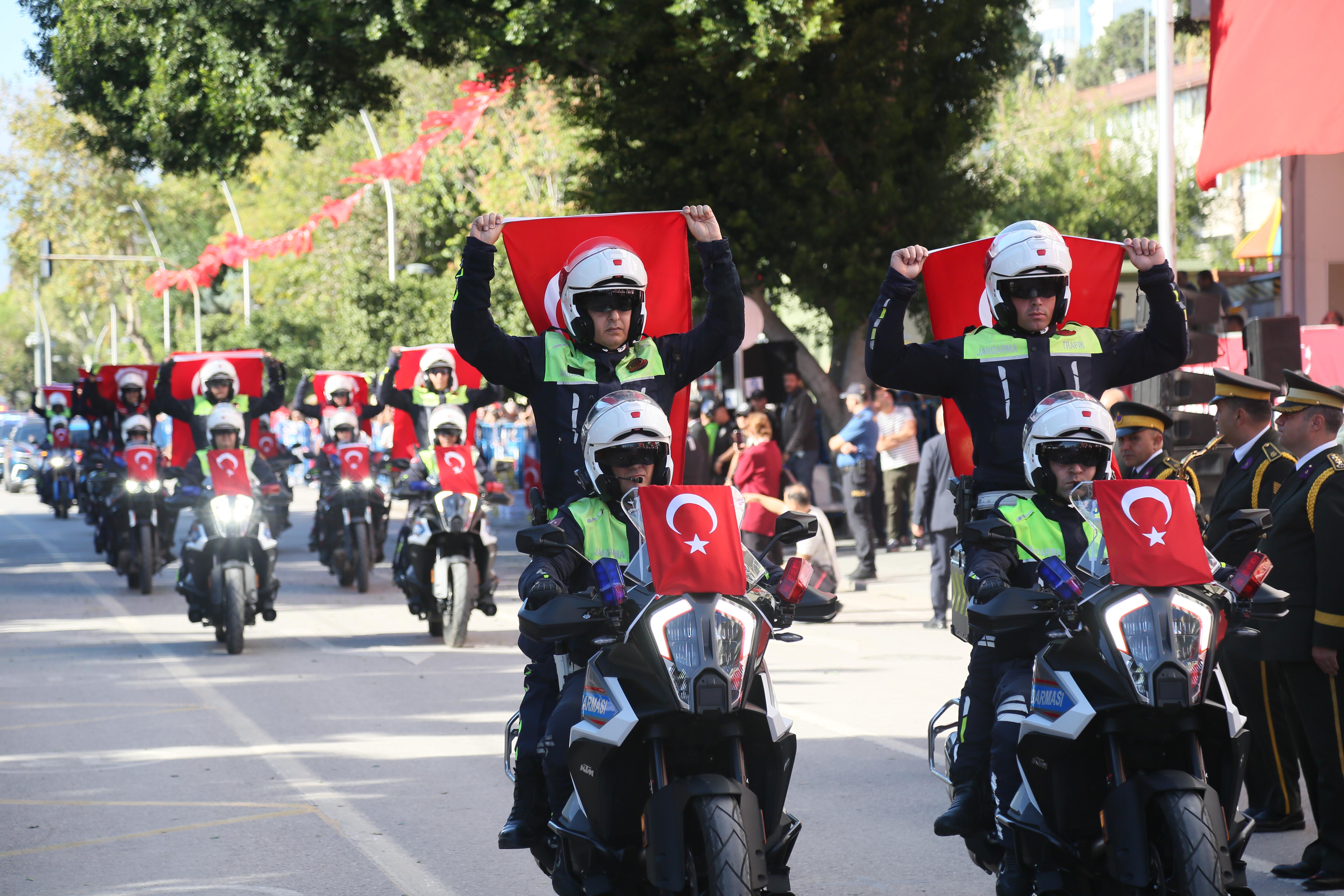 Cumhuriyetin 102.yılında Antalya'da coşkulu kutlama - 8
