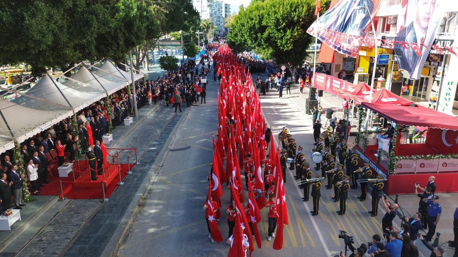 Cumhuriyetin 102.yılında Antalya'da coşkulu kutlama - 12