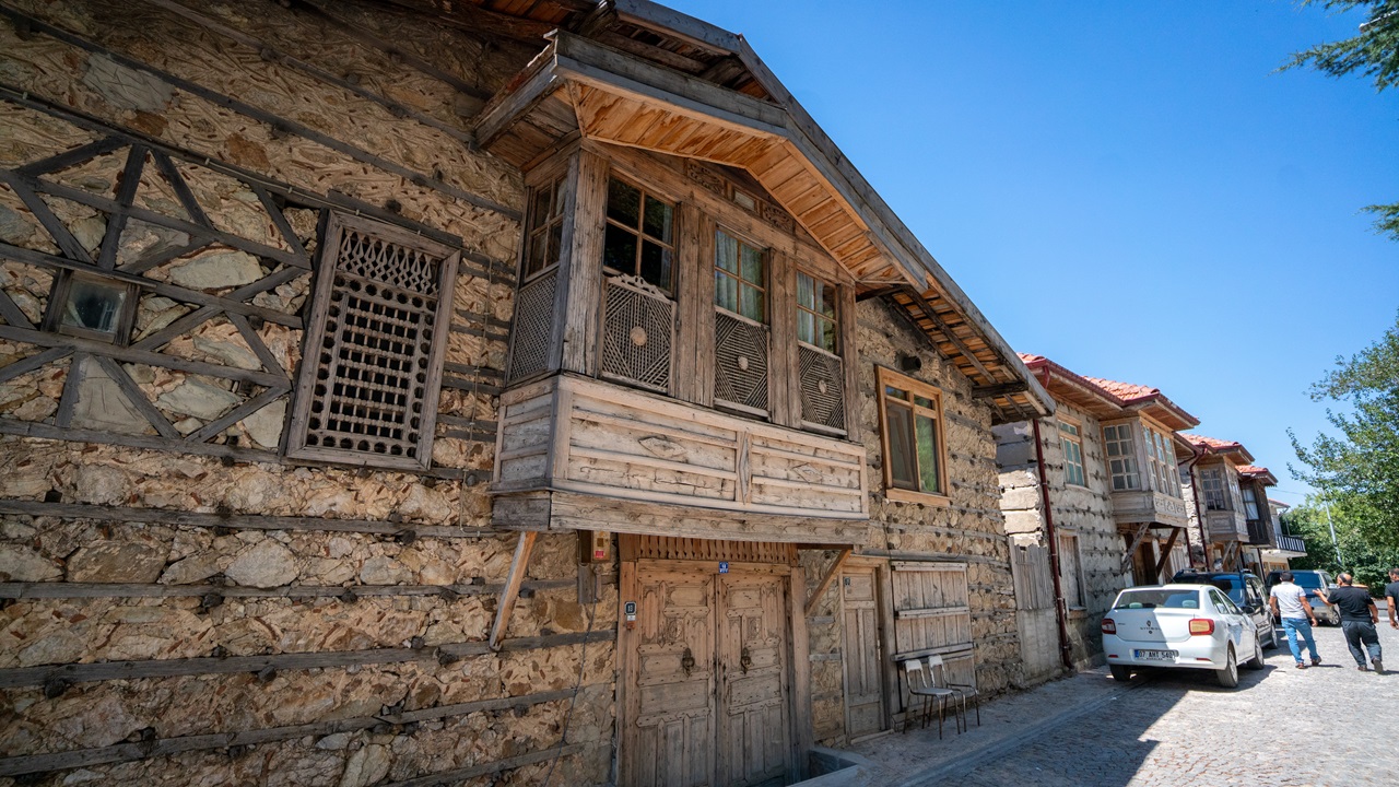 Toroslar'ın Eşsiz Mimarisi: Düğmeli Evler - 2