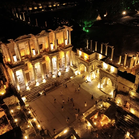 Efes'te gece müzeciliği dönemi - 3