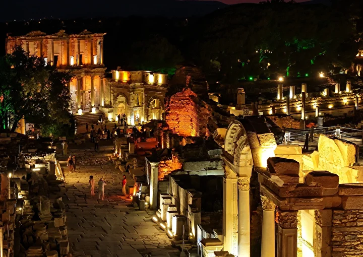 Efes'te gece müzeciliği dönemi - 4