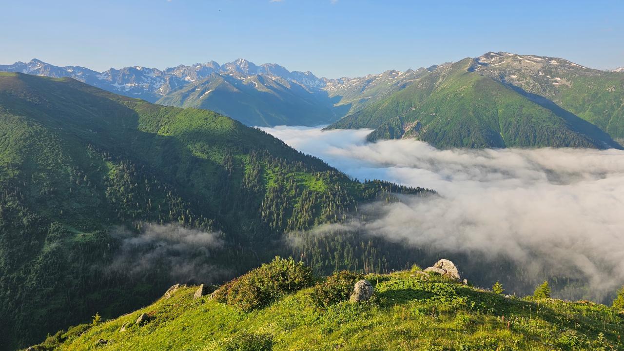 Bulutların üzerindeki yayla: Huser - 17