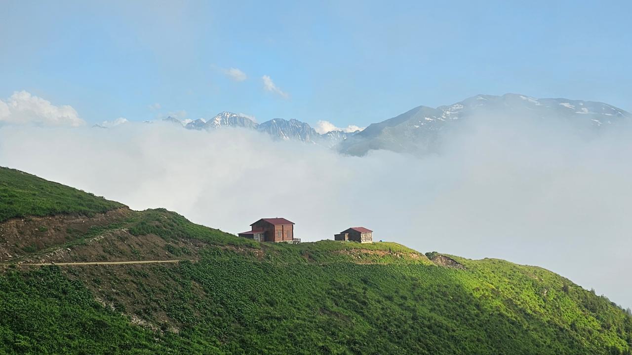 Bulutların üzerindeki yayla: Huser - 7