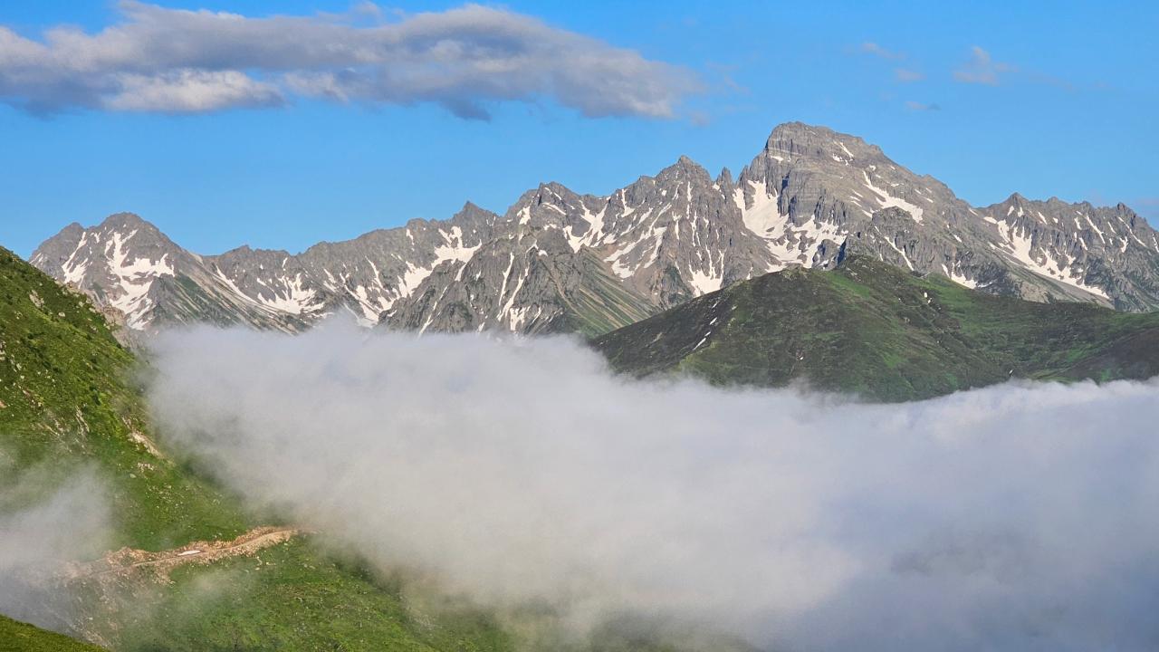 Bulutların üzerindeki yayla: Huser - 11