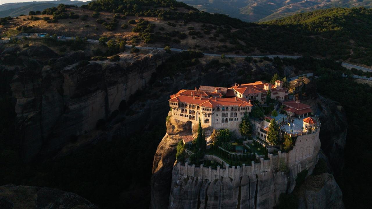 Yunanistan'ın dini ve kültürel mirası Meteora ziyaretçilerini ağırlıyor - 2