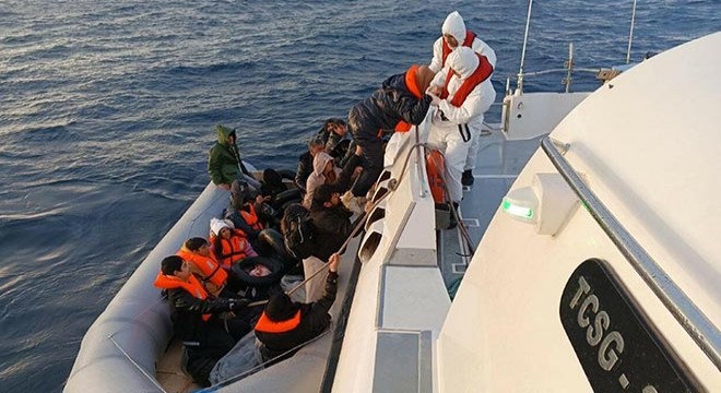 13'ü çocuk 24 kaçak göçmen kurtarıldı